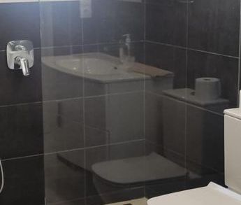 Luxury Apartment for rent in San Pedro de Alcántara, Andalusia - Photo 5