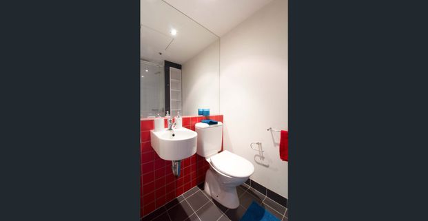 Modern Studio Accommodation - Photo 1