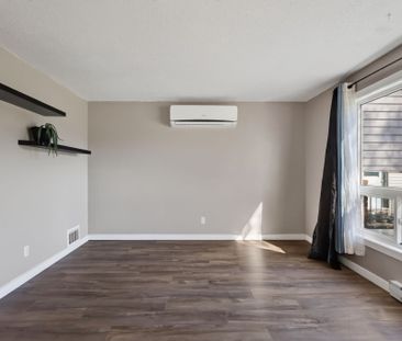 For Lease - 29 Woodvale Green Drive Unit# B, South of Baseline to K... - Photo 1