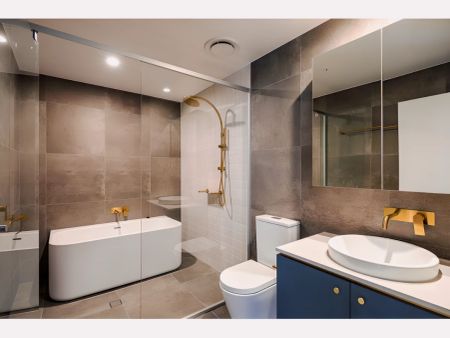 2 bed 2 bath-1003 - Photo 4