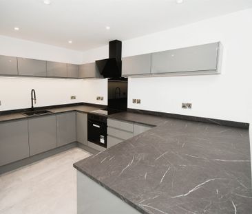 The Gables, Lincoln, Blenheim Road - Photo 3