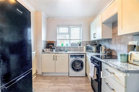 1 bedroom flat to rent - Photo 5