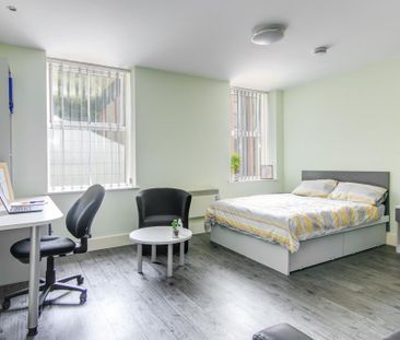 1 bedroom in a flat share to rent - Photo 4