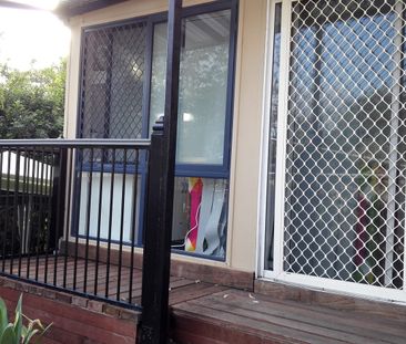 Furnished granny flat in the backyard - Photo 1