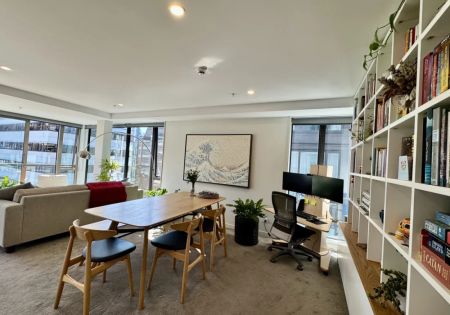 A beautifully presented, light and bright two bedroom apartment - Photo 5