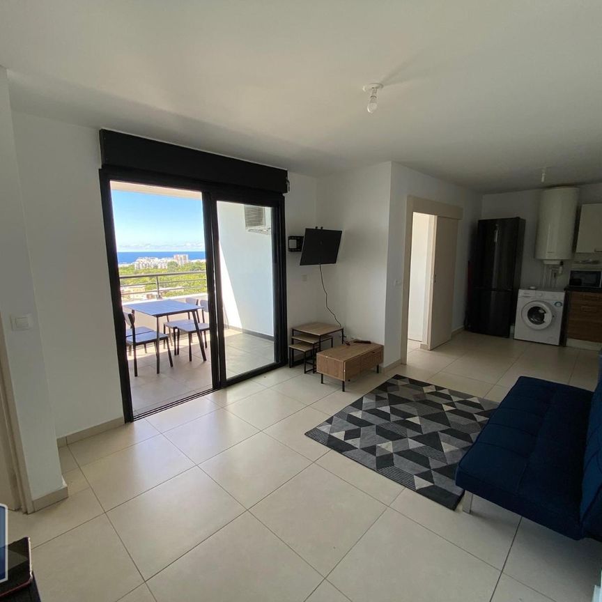 Location Appartement 3 pièces 52m² ST DENIS 97400 - Photo 1