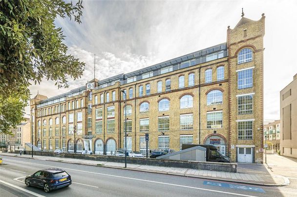 Studio to rent - Photo 1