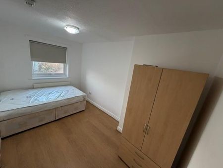 6 bedroom house to rent - Photo 3
