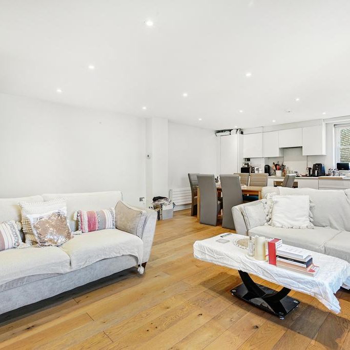 2 bedroom flat to rent - Photo 1