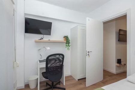 Carrer de Finestrat, Valencia, Valencian Community 46006 - Foto 3