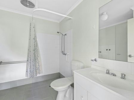 Welcome to your next home in the heart of Moe! - Photo 3