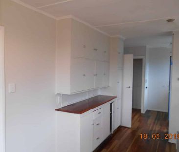 Three bedroom Tawa house - Photo 3