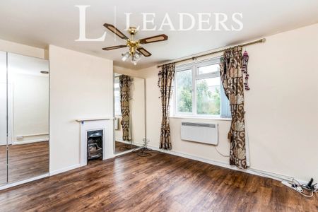 3 bedroom house to rent Adelaide Place, Fareham, PO16 - Photo 2