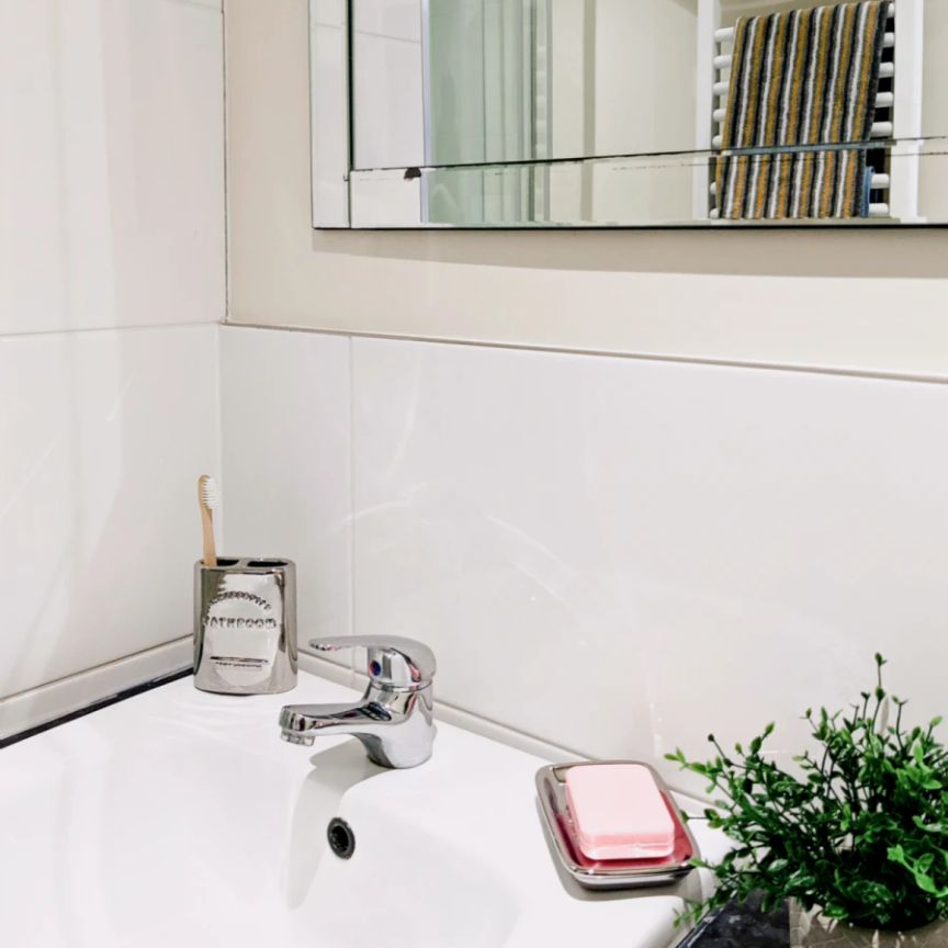 Gold Studio - Photo 1