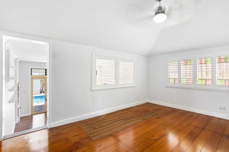 Spacious Four Bedroom Family Home with Pool and Workshop in Desirable Annerley - Photo 4