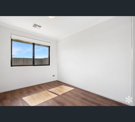 29 Havant Way, Wellard, WA 6170 - Photo 4