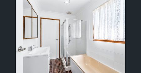 Great Family Home Awaits! - Photo 5