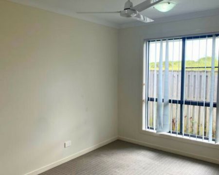 3 Bedroom home - Available in Blacks Beach! - Photo 3