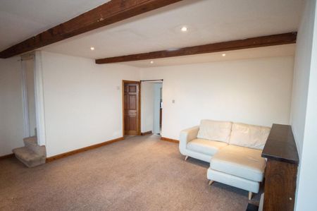 546 Wakefield Road, Huddersfield, HD5 - Photo 2
