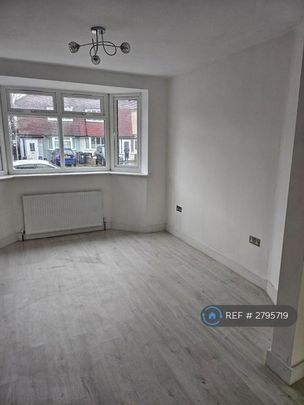 3 bedroom terraced house to rent - Photo 1