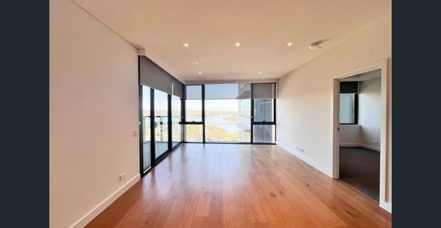 2 Bedroom | City View | Water Front | Timber Floor - Photo 1
