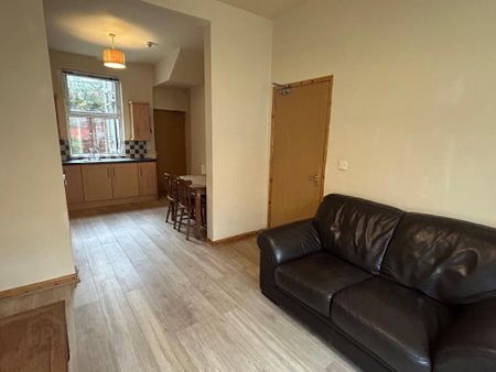 All Bedrooms Upstairs, 5 Westminster Street, Botanic Area ~ Behind Queens, Belfast, BT7 1LA - Photo 2