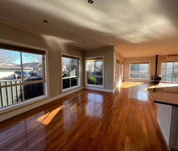 Neat & Tidy Family Home - Photo 4