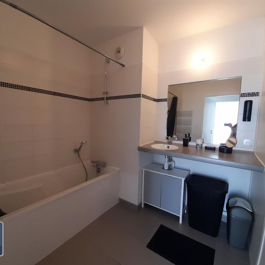 Location Appartement 3 pièces 63m² LILLE 59000 - Photo 1