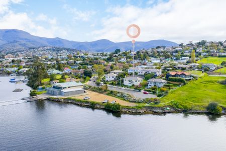 Timeless Charm With River Views - Photo 4