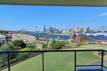 Resort-Style Living with Sweeping Views from Bay to City. - Photo 2