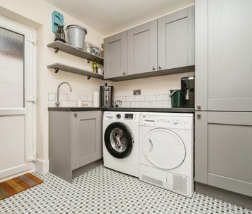 3 bedroom House To Let - Photo 3