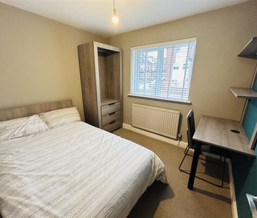 3 bedroom apartment to rent - Photo 6