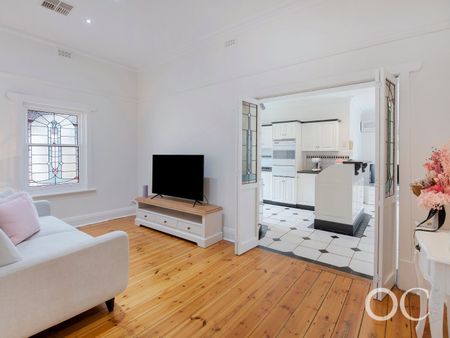 Open the Door To Character and Comfort in Marleston - Photo 4