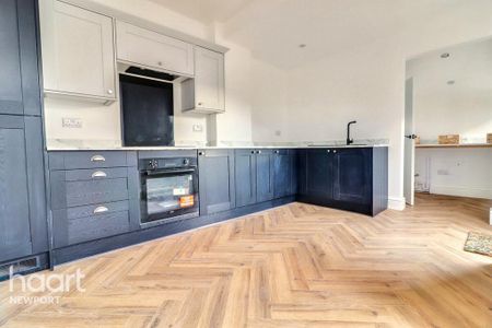 3 bedroom terraced house to rent - Photo 5