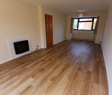 3 bedroom detached house to rent - Photo 3
