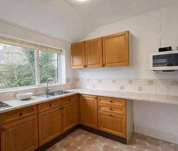 3 bedroom semi-detached house to rent - Photo 5