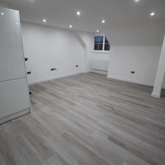 Park House, Station Road, Loudwater, High Wycombe, HP10 - Photo 1