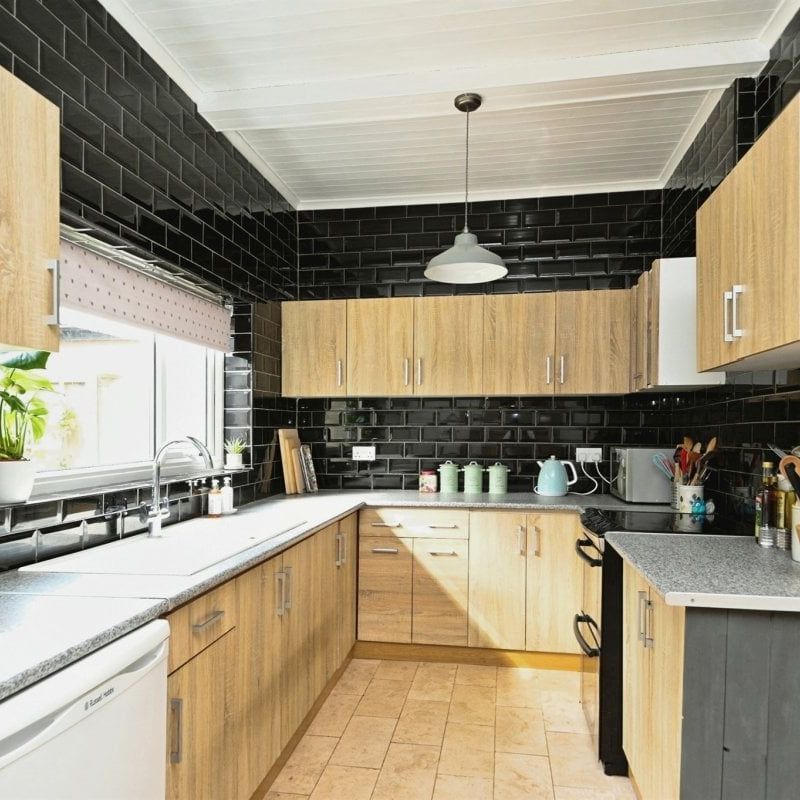 YORK AVENUE, HUNSTANTON - Photo 1