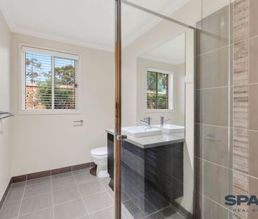 Spacious Family Home in a Prime Location - Photo 3