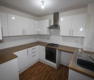 3 bedroom detached house to rent - Photo 3