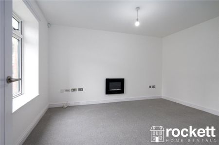 4 bedroom detached house to rent - Photo 2