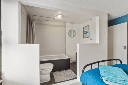 North Hill, Plymouth - Photo 2