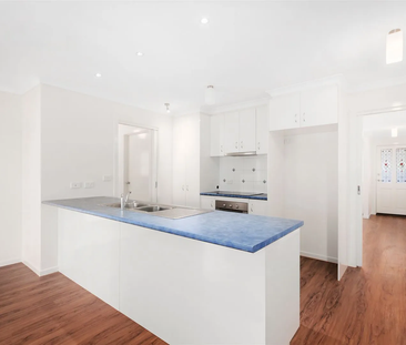 MODERN 3 BEDROOM HOME PACKED WITH FEATURES!!! - Photo 5