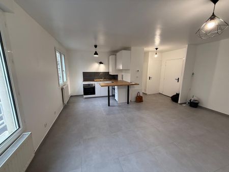 Sublime F2 rénové à NEUF 46m2 avec GARAGE à louer secteur Bergson - Photo 2