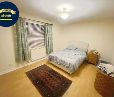 S O U T H W O O D H A M F E R R E... - Photo 2