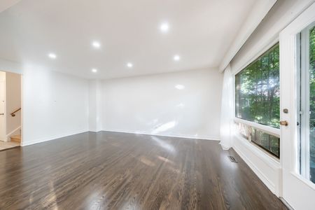 For Lease - 98 Tanjoe Crescent, Toronto, Ontario - Photo 4