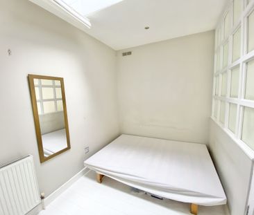 Bramham Gardens, London, SW5 flat to rent - Photo 3