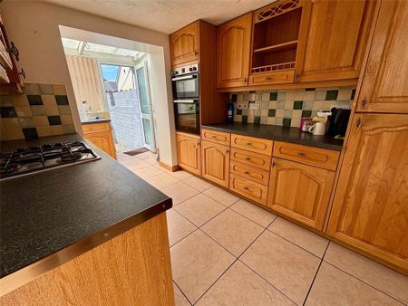 2 bedroom terraced house to rent - Photo 4