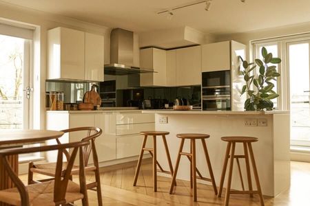 4 Bedroom Flat To Let - Photo 3