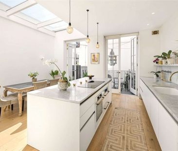 An impressive listed townhouse on one of London's finest garden squares - Photo 6